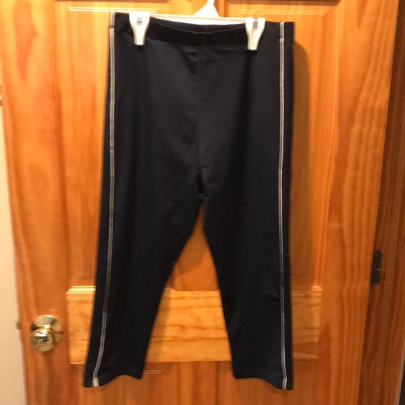 Moret Ultra Capri Leggings - Picture 1 of 5